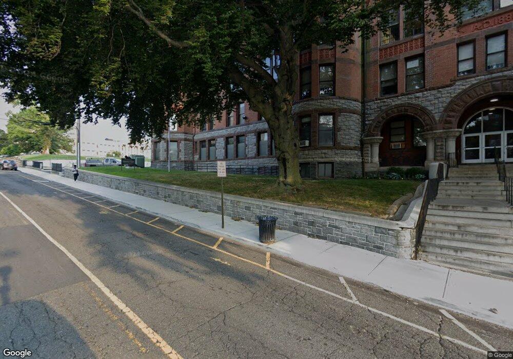 140 Court unit D, Bridgeport, CT 06610 - photo 1