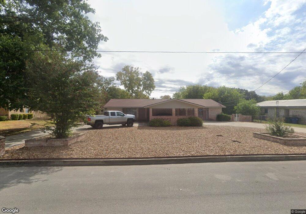 1212 Hillcrest Dr, New Braunfels, TX 78130 - photo 1