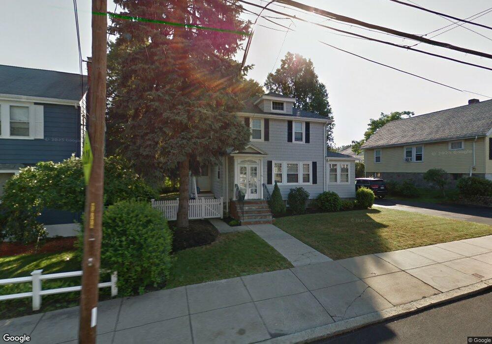 715 Lagrange St, West Roxbury, MA 02132 - photo 1