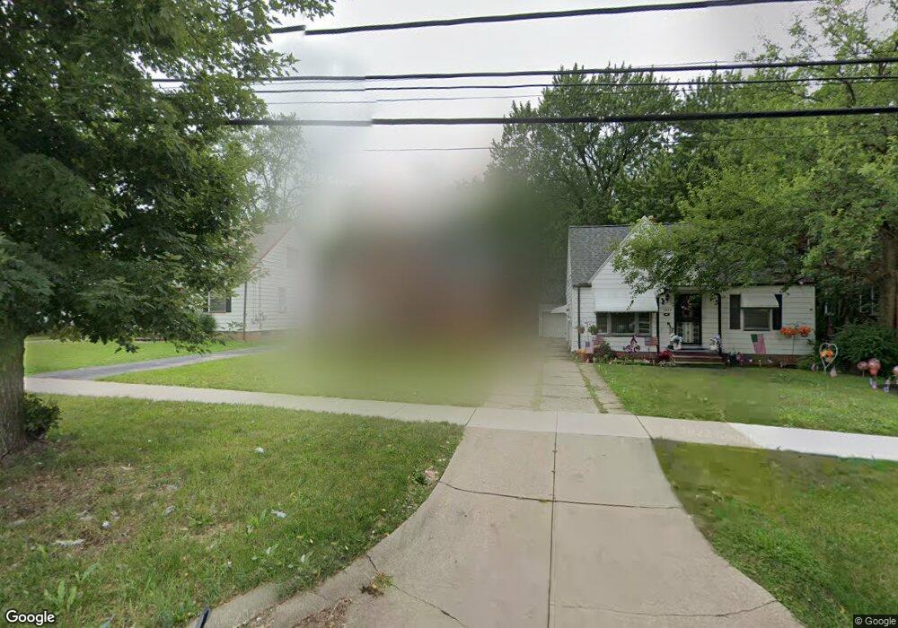 5058 Warrensville Center Rd, Maple Heights, OH 44137 - photo 1