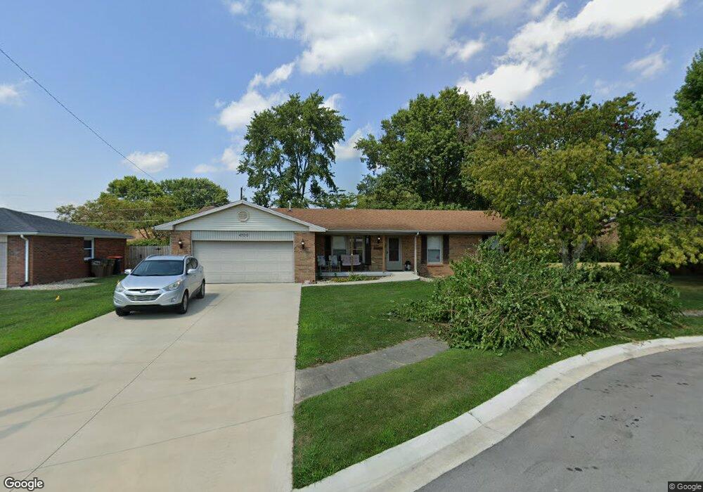 4730 E Mission Ct, Columbus, IN 47203 - photo 1