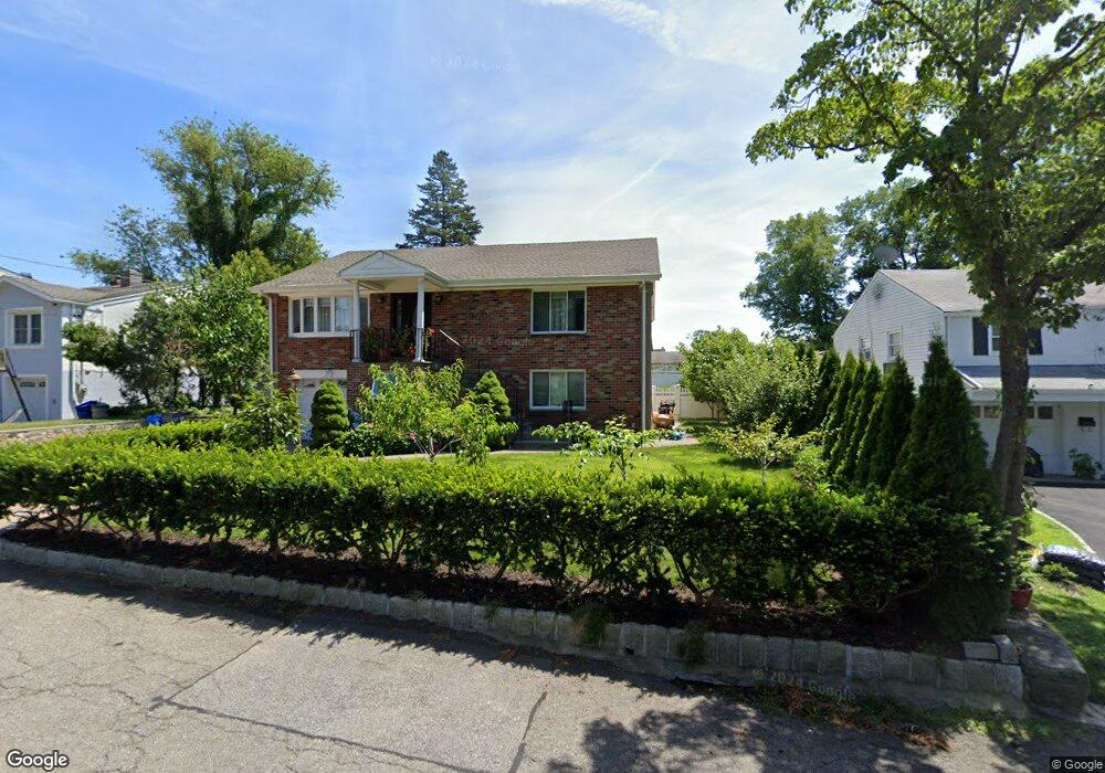 38 Kingsley Dr, Yonkers, NY 10710 - photo 1