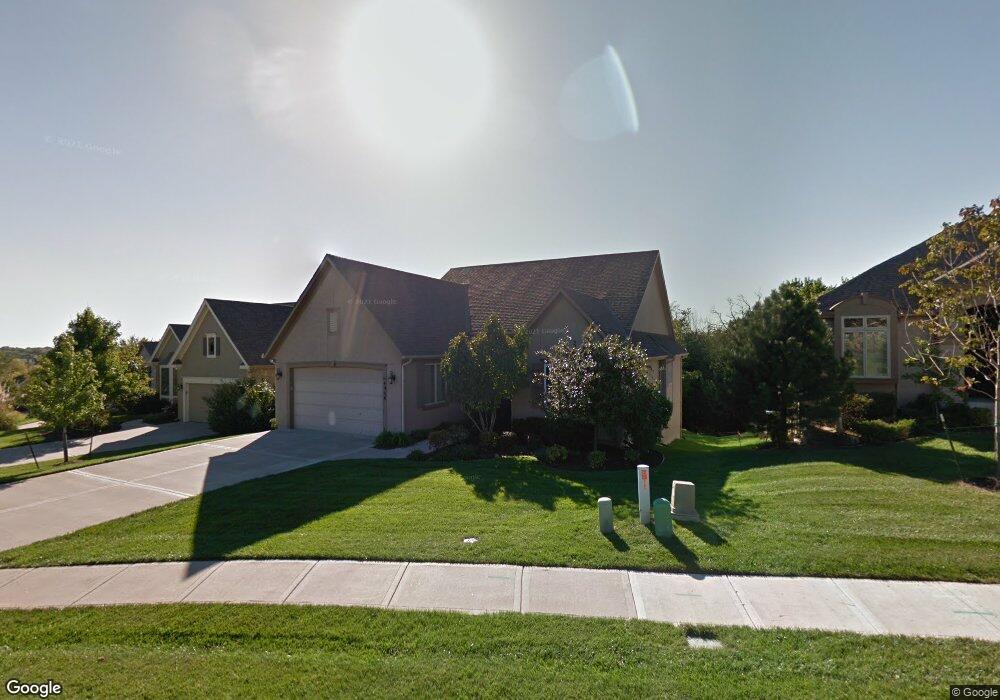 4960 Bradshaw St, Shawnee, KS 66216 - photo 1