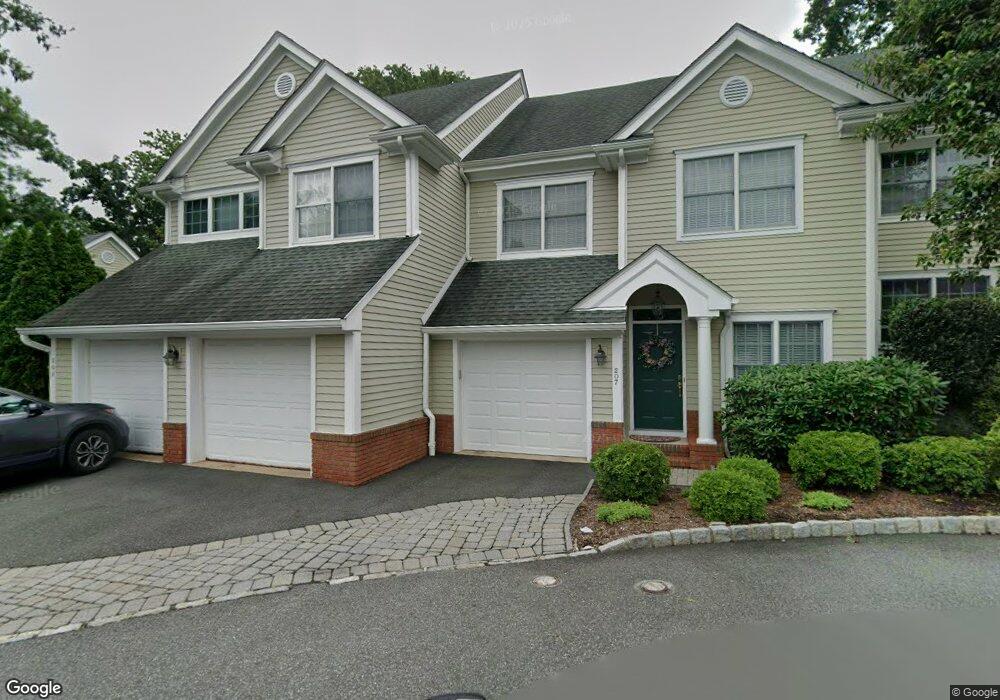 207 Huntington Ct unit 207, Wyckoff, NJ 07481 - photo 1