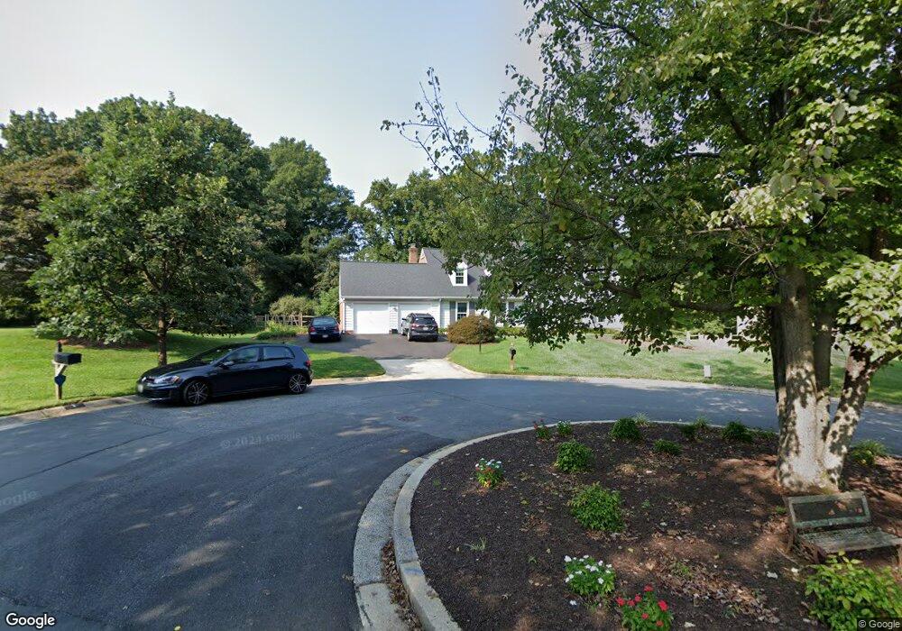 4 Cold Spring Ct, Potomac, MD 20854 - photo 1