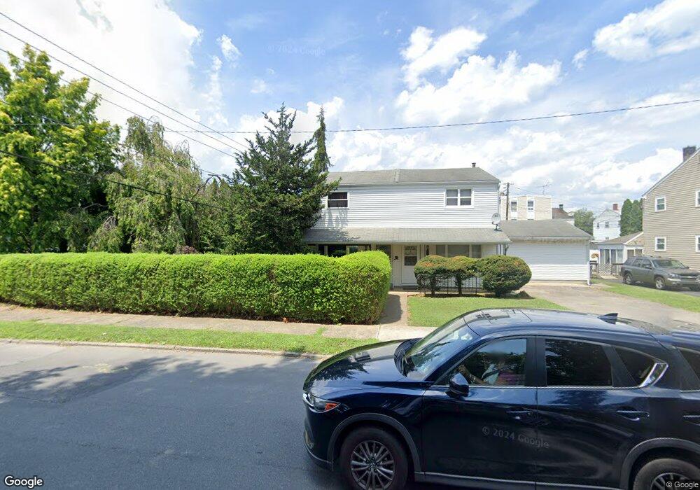 1362 Greenview Dr, Bethlehem, PA 18018 - photo 1