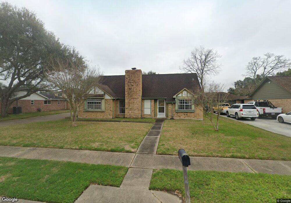 2113 Ryan Dr, Alvin, TX 77511 - photo 1