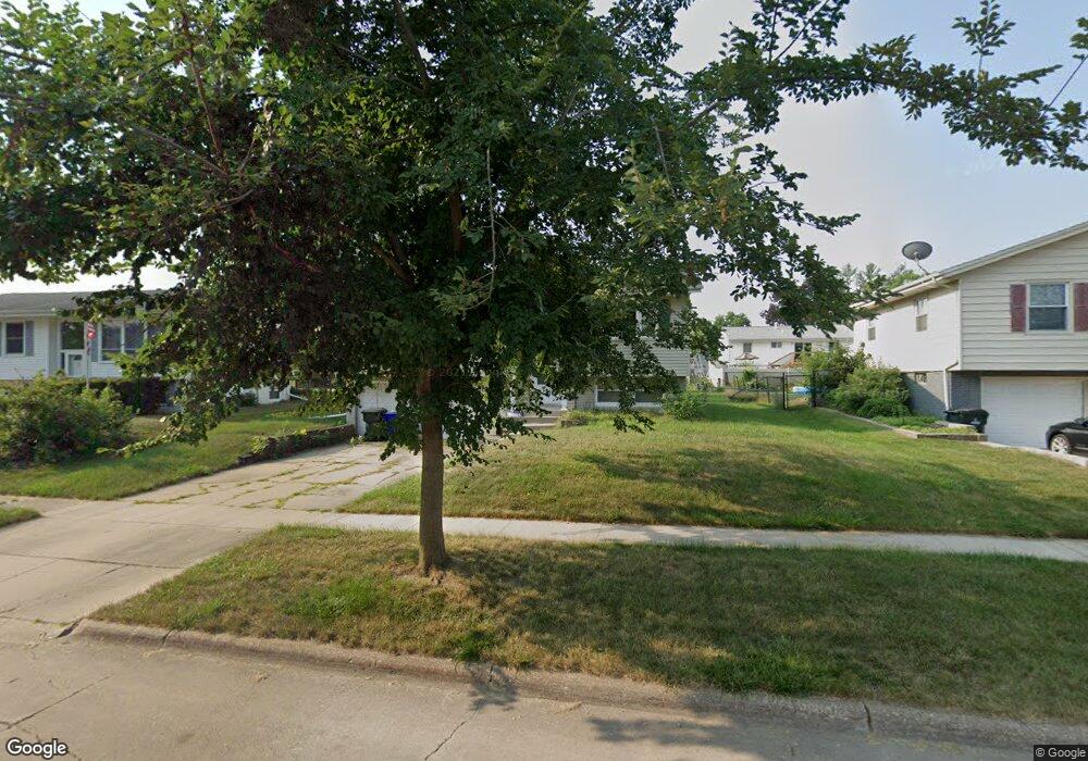 4512 Sugar Pine Dr NE, Cedar Rapids, IA 52402 - photo 1