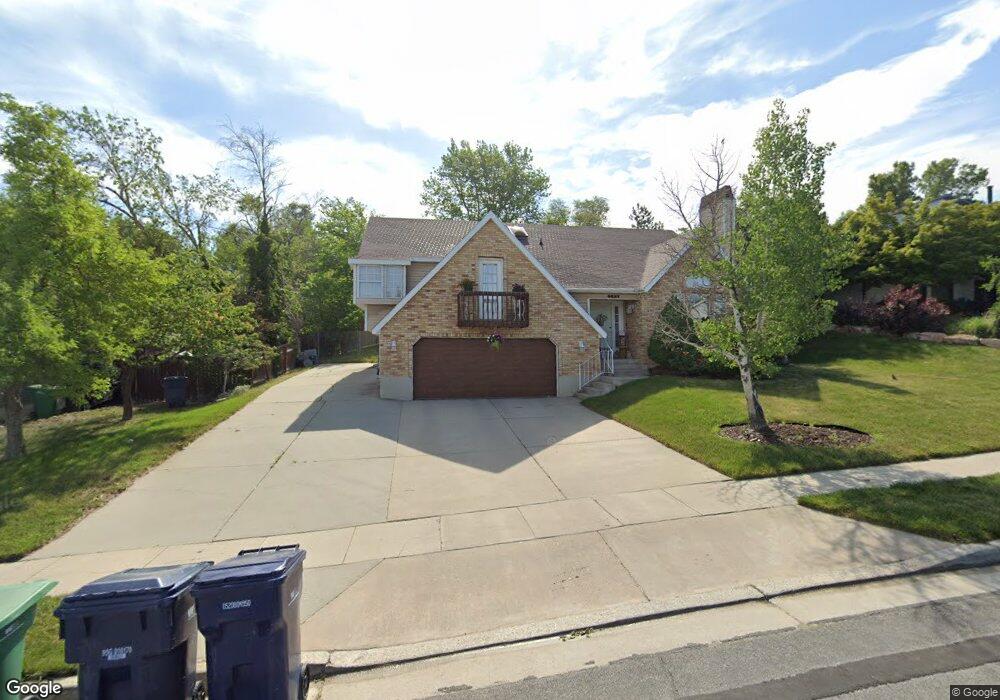 8637 Pebble Hills Dr, Sandy, UT 84094 - photo 1