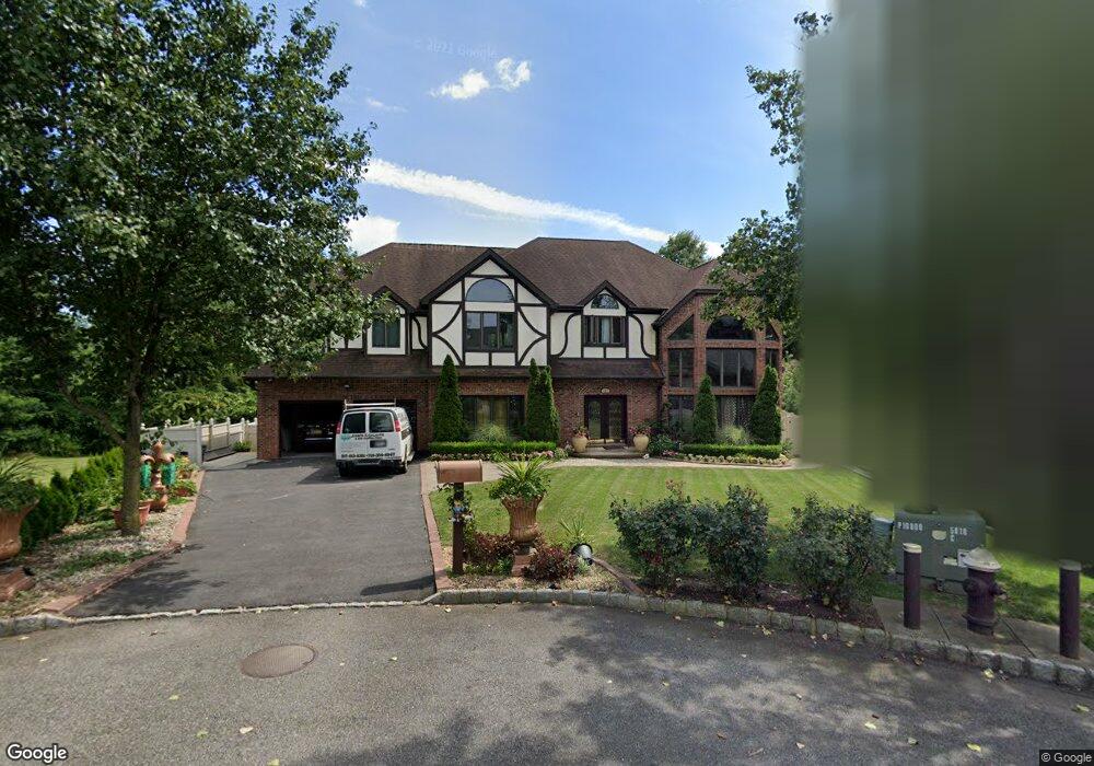 30 Canterbury Ct, Staten Island, NY 10309 - photo 1