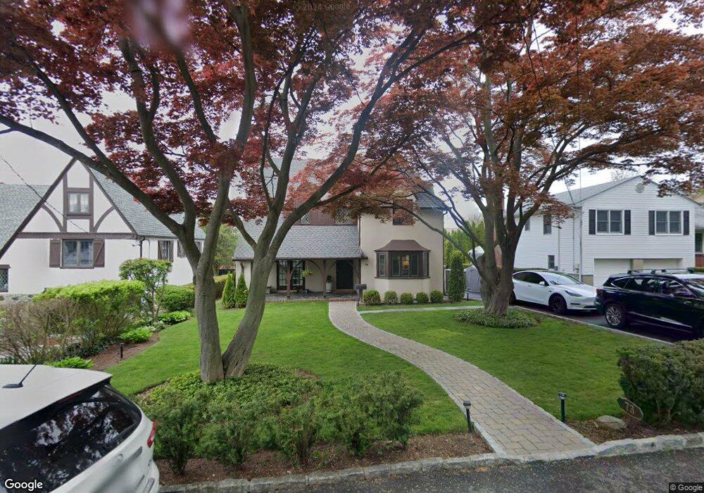 85 Huron Rd, Yonkers, NY 10710 - photo 1