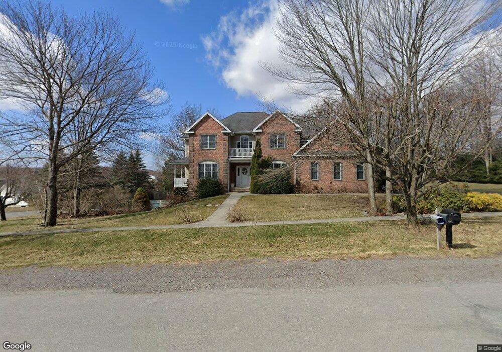 401 Hillside Dr, Moscow, PA 18444 - photo 1