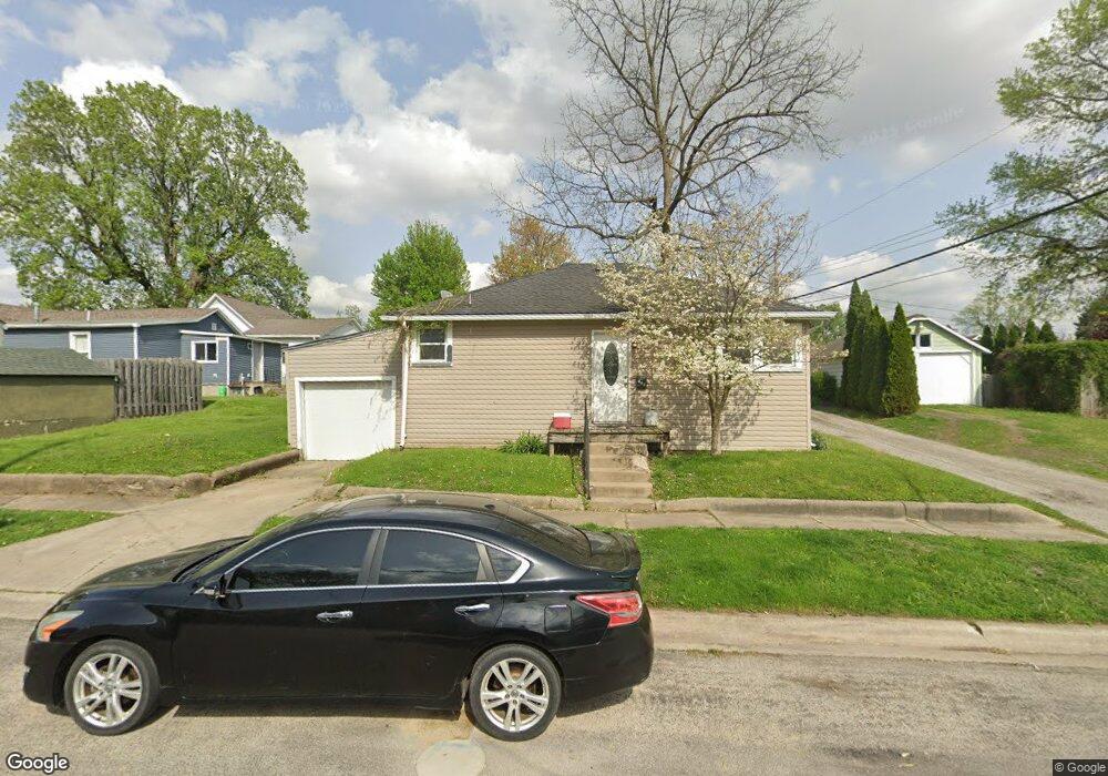 220 Pine St, Lincoln, IL 62656 - photo 1