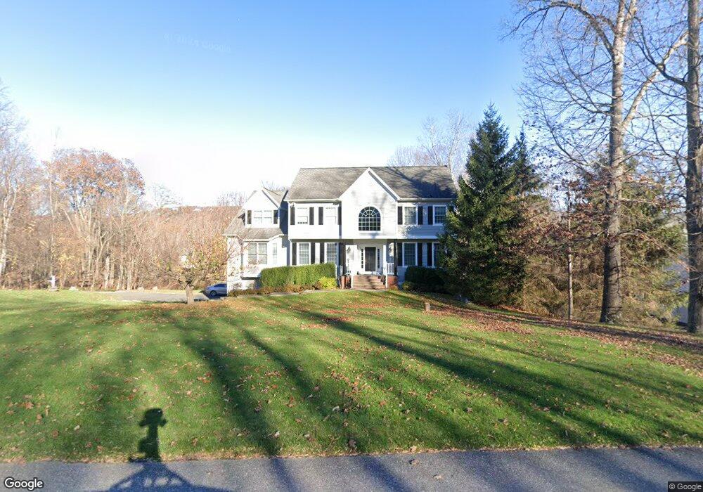 11 Misty Brook Ln, New Fairfield, CT 06812 - photo 1