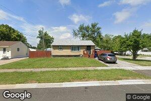 2710 Navaho Rd, Waukegan, IL 60087