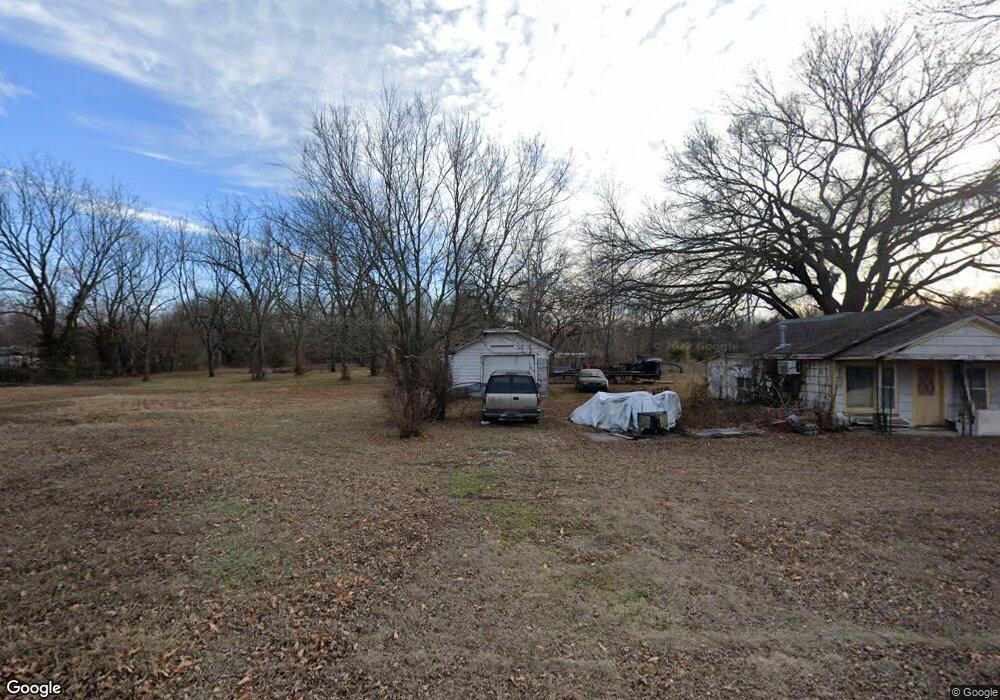 2710 Elm Ave, Parsons, KS 67357 - photo 1