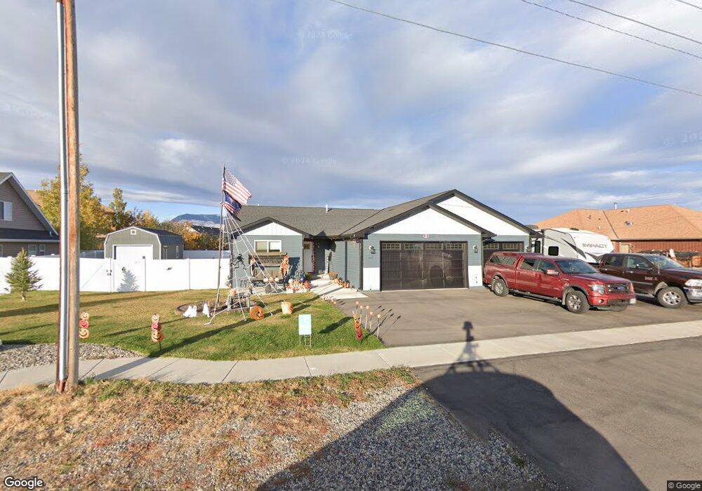 207 Cooper Ln W, Cody, WY 82414 - photo 1