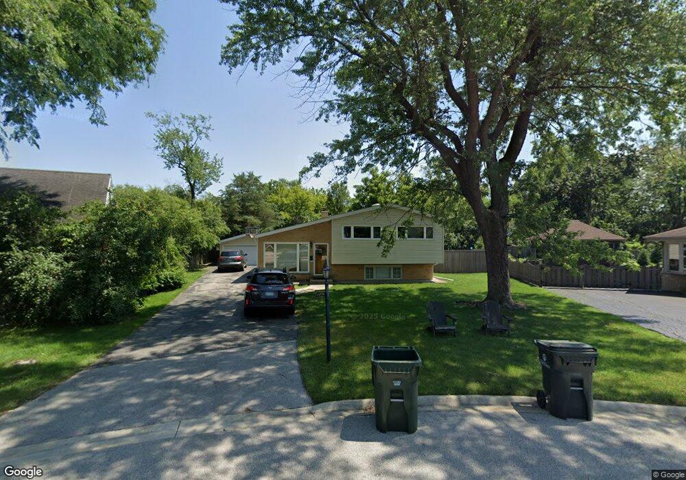 439 Briarhill Ln, Glenview, IL 60025 - photo 1