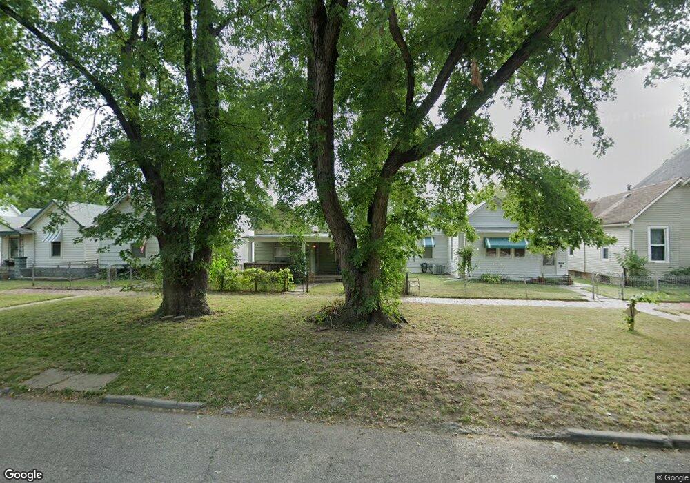 212 SW Taylor St, Topeka, KS 66603 - photo 1