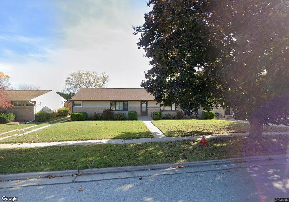 1441 N 8th St, Manitowoc, WI 54220 - photo 1