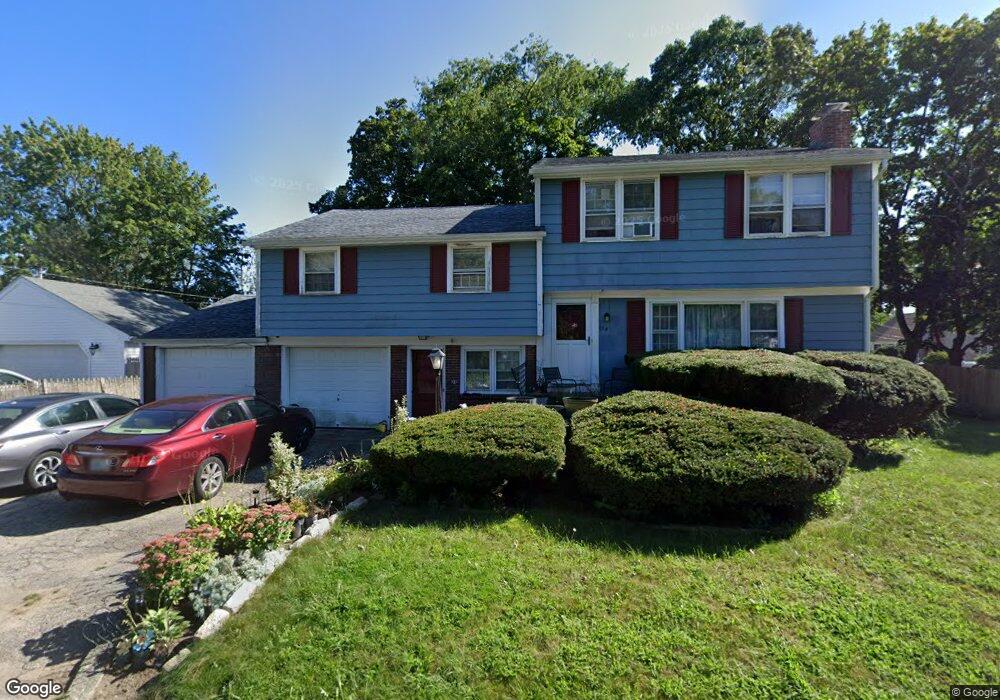 125 Circuit Dr, Riverside, RI 02915 - photo 1