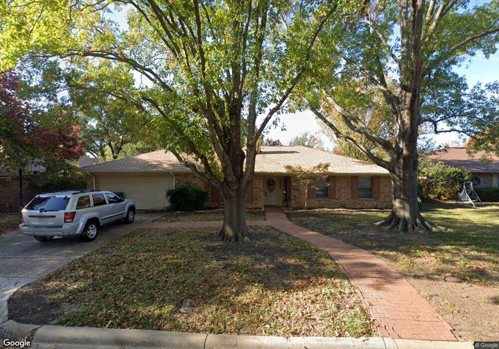 2041 Northglen Dr, Hurst, TX 76054 - photo 1