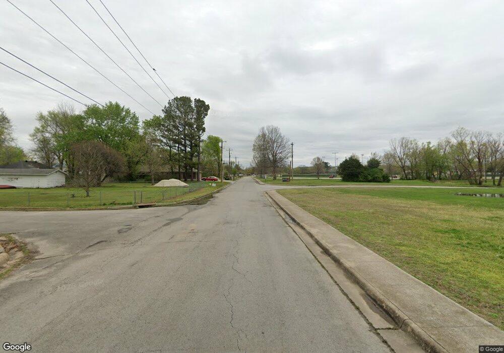 611 W Butler St, Prairie Grove, AR 72753 - photo 1