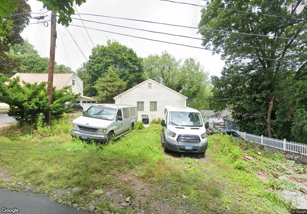 6 Robins Square S, Norwalk, CT 06854 - photo 1