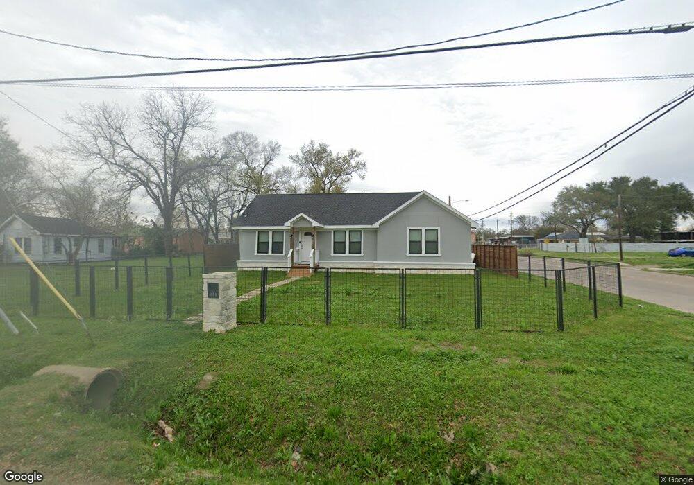 243 Weisenberger Dr, Houston, TX 77022 - photo 1