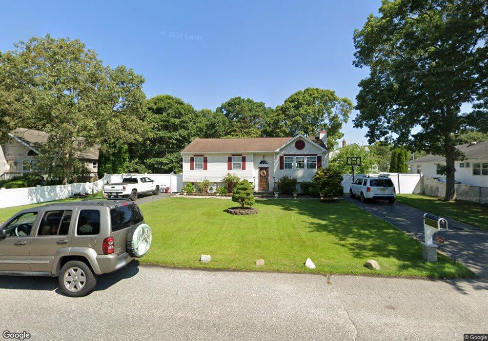 87 Palmetto Dr, Shirley, NY 11967 - photo 1