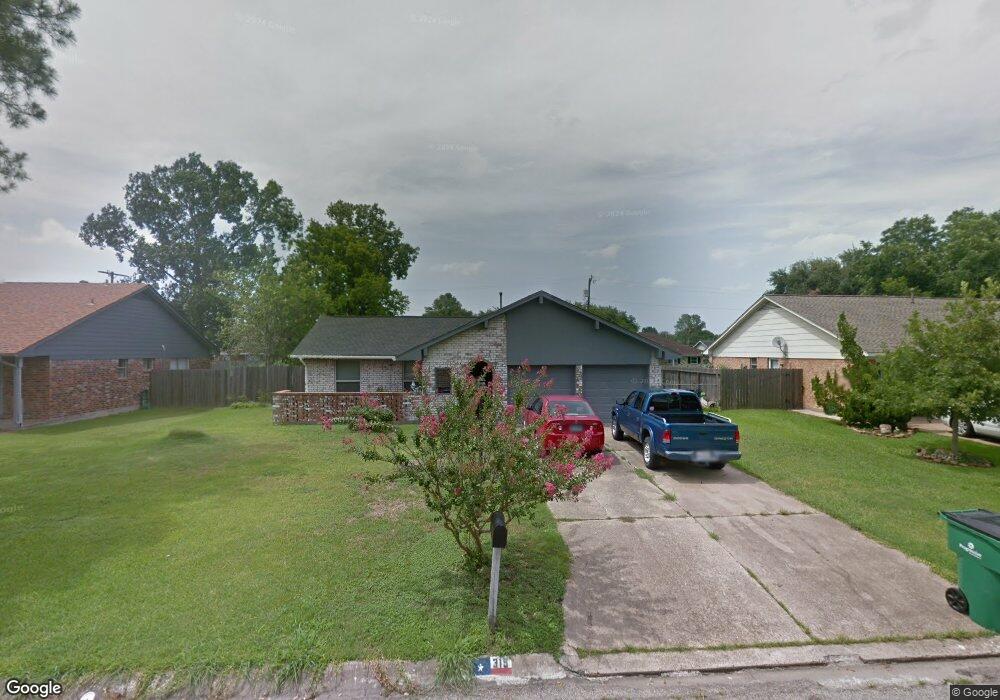319 Coventry Ln, Alvin, TX 77511 - photo 1
