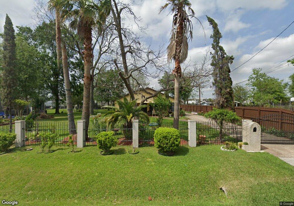 1211 De Boll St, Houston, TX 77022 - photo 1