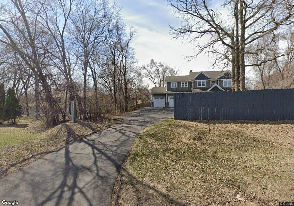 X10 X10 Groveland Pond Dr, Minnetonka, MN 55345 - photo 1