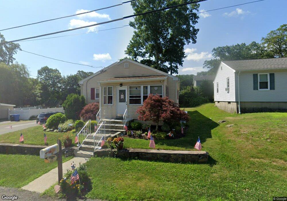 77 Waumsett Ave, Cumberland, RI 02864 - photo 1