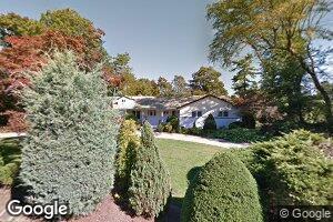 4 Woods Ln, Old Westbury, NY 11568
