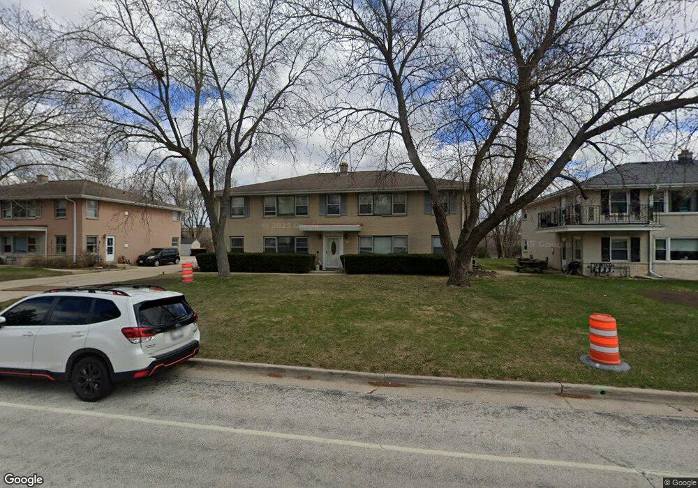 1336 N 116th St, Wauwatosa, WI 53226 - photo 1