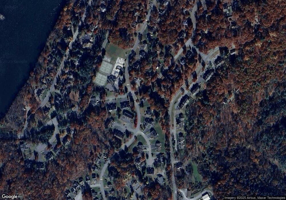 124 Escoll Dr, East Stroudsburg, PA 18301 - photo 1