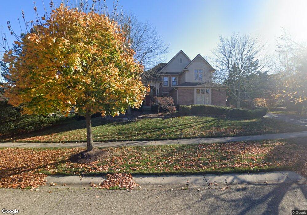 7331 Colchester Ln, West Bloomfield, MI 48322 - photo 1