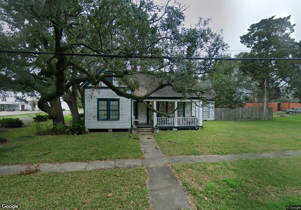 316 W Blum St, Alvin, TX 77511 - photo 1