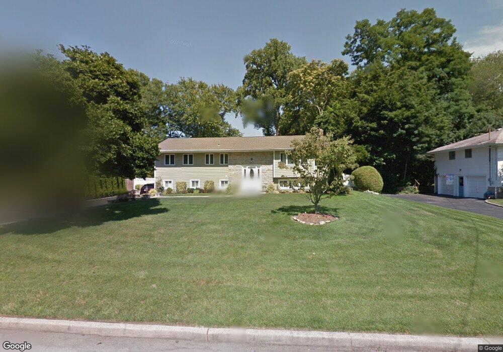 13 High Elms Ln, Glen Cove, NY 11542 - photo 1