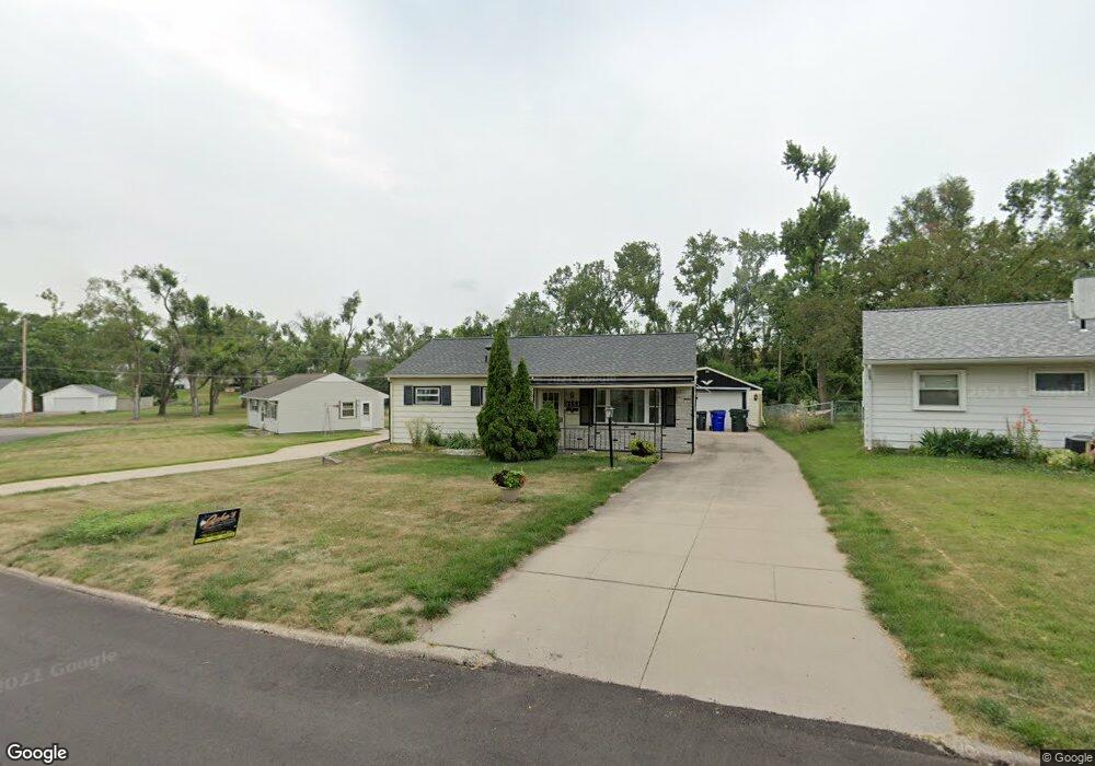 2532 Linwood St SW, Cedar Rapids, IA 52404 - photo 1