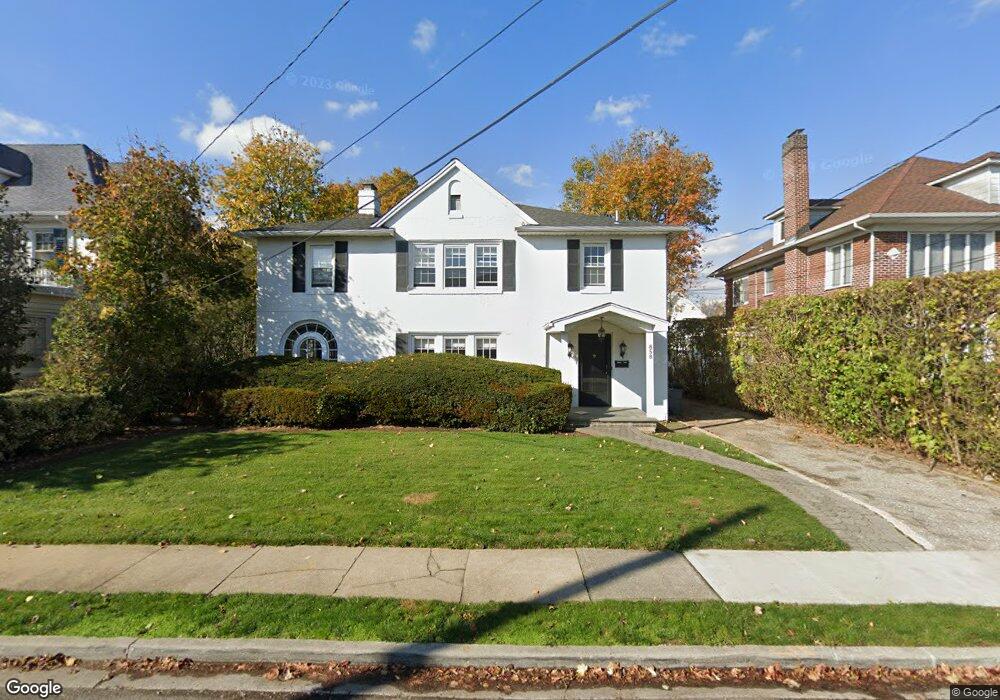 858 Woodmere Place, Woodmere, NY 11598 - photo 1