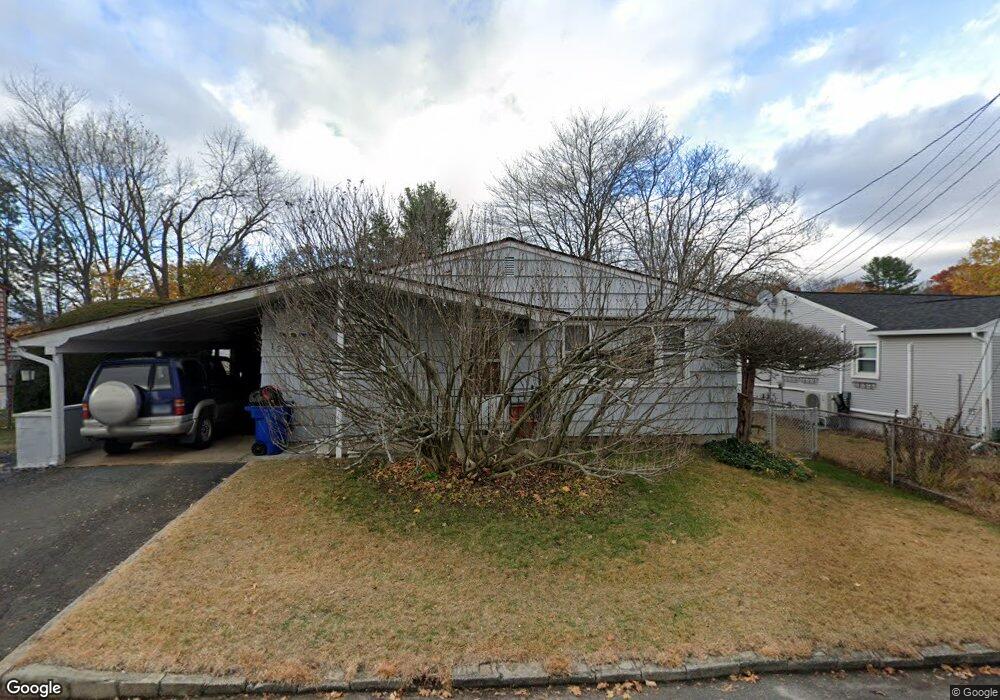 125 Meadowbrook Dr, Waterbury, CT 06706 - photo 1