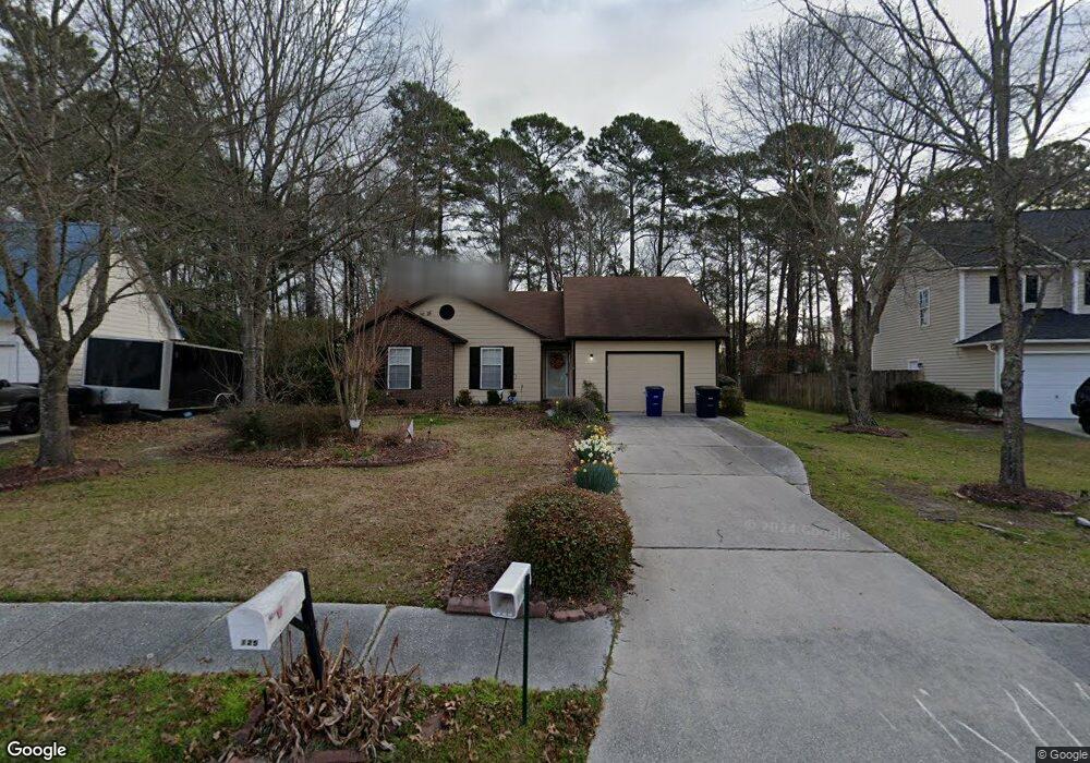 125 Suffolk Cir, Jacksonville, NC 28546 - photo 1