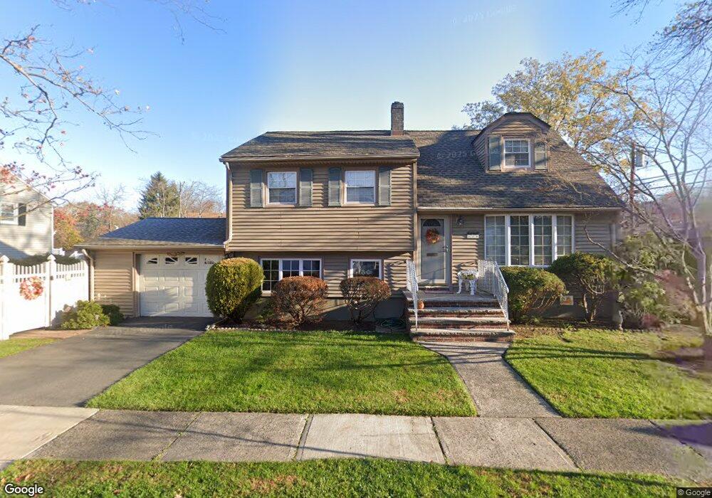719 Lancaster Rd, Ridgefield, NJ 07657 - photo 1