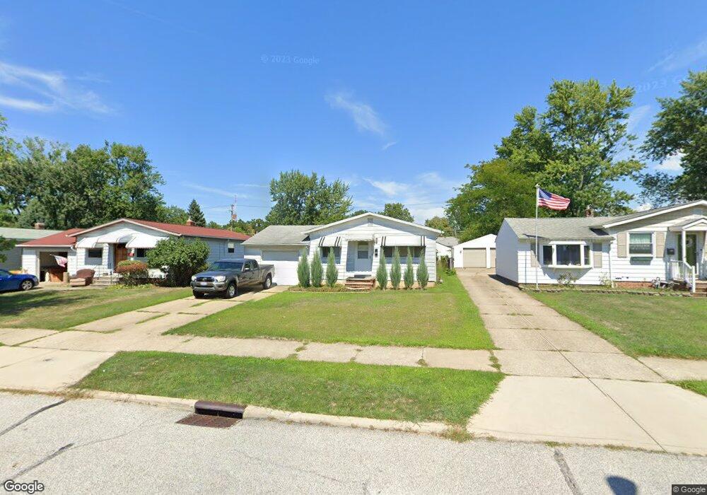 1671 Eldon Dr, Wickliffe, OH 44092 - photo 1