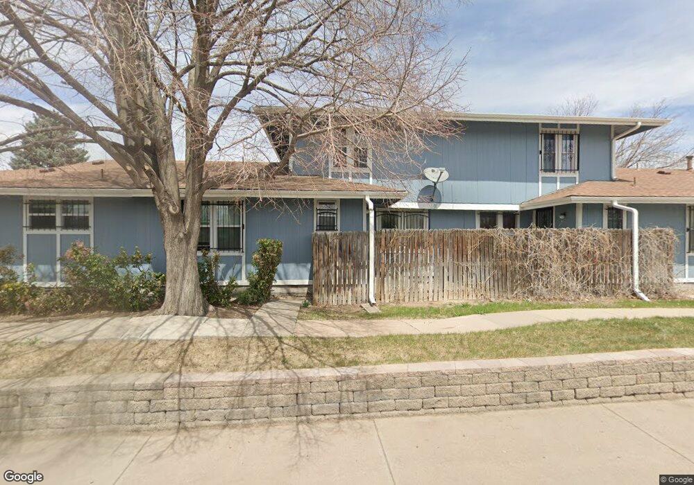 292 S Newark Cir, Aurora, CO 80012 - photo 1