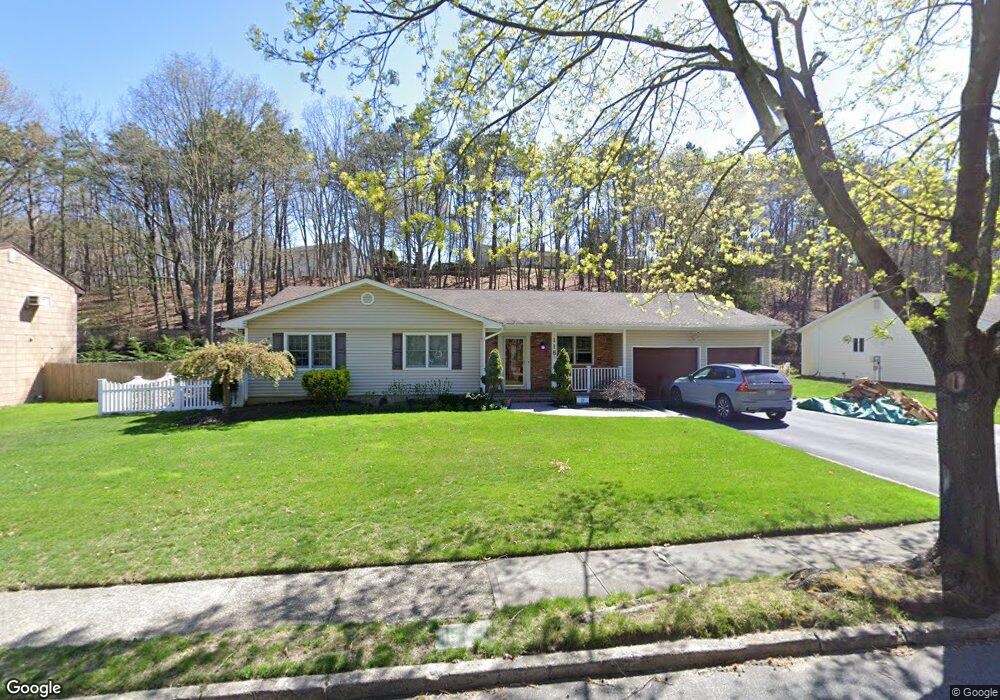 116 Washington Blvd, ComMacK, NY 11725 - photo 1