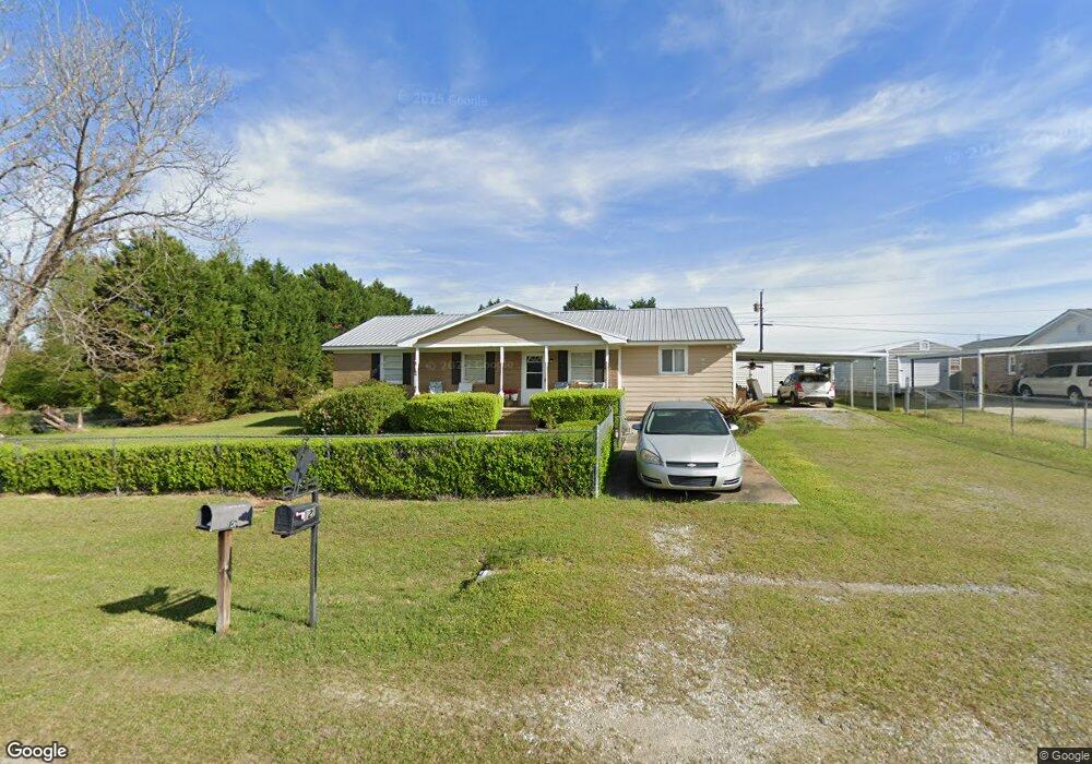 127 Pinoak Cir, Fitzgerald, GA 31750 - photo 1