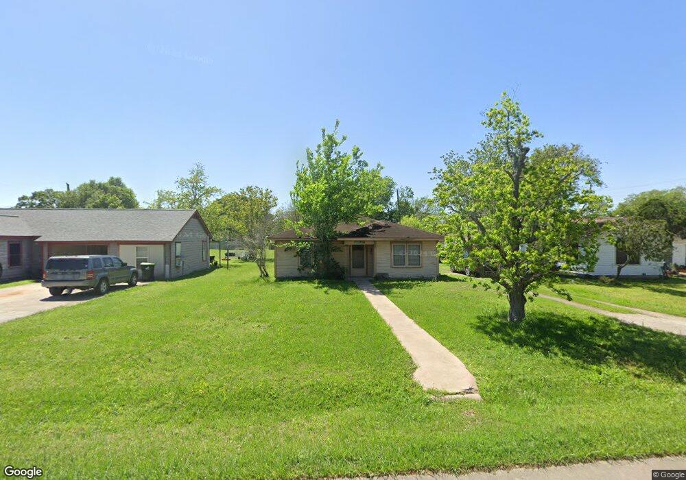 3104 12th St, Bay City, TX 77414 - photo 1